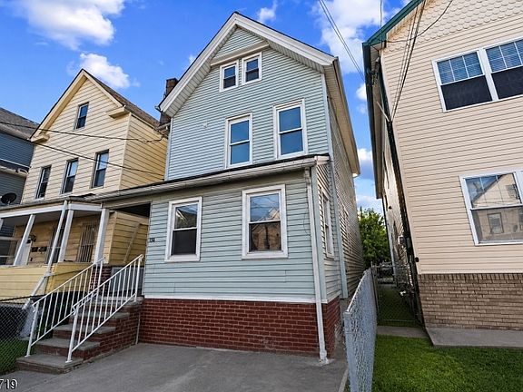 4th image of 136 Smith St