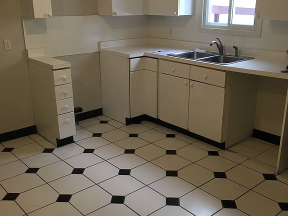 2nd image of 115 Elmhurst Pl #1