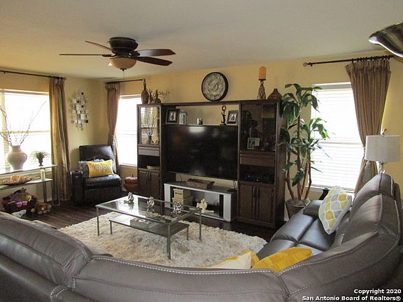 5th image of 5215 Wood Glen Dr
