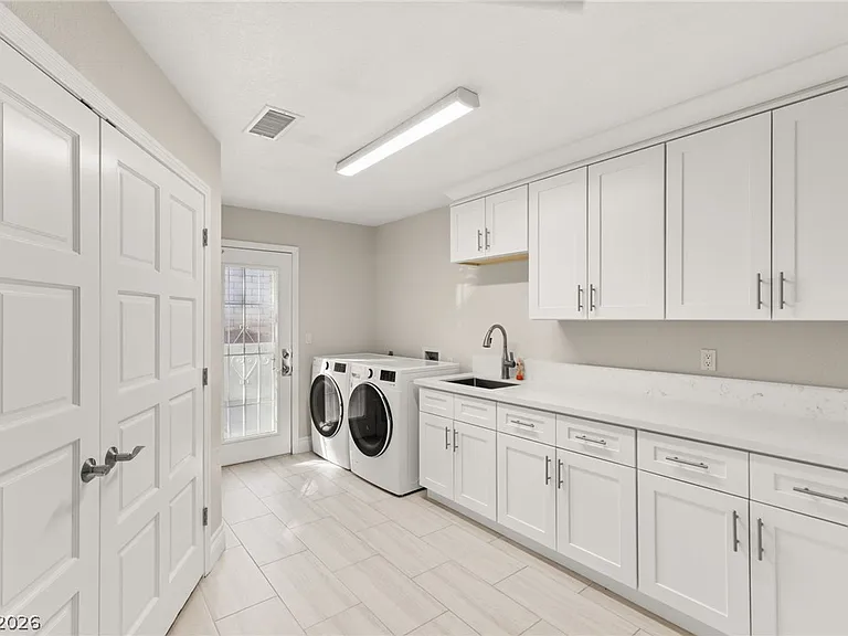 13 Dovetail Cir — Photo 37