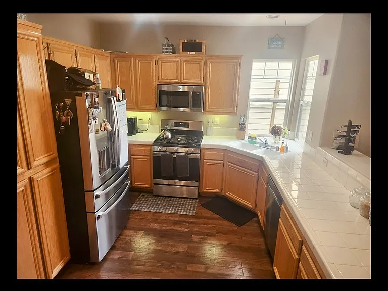 121 E C St — Photo 4