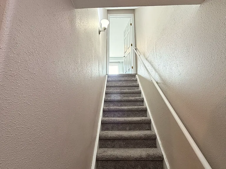 2031 Oakcrest Cir — Photo 28