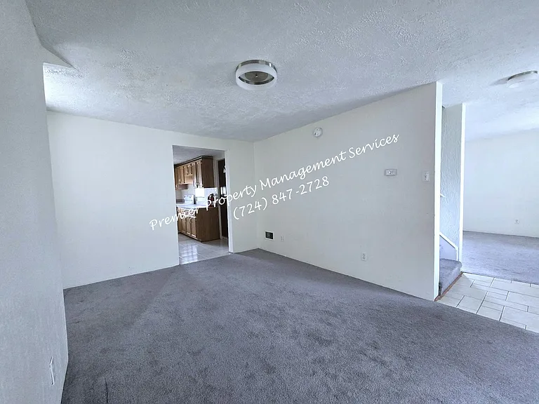 455 E Jefferson St — Photo 6