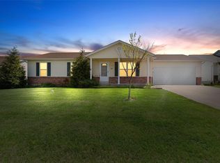 824 Warrior Ridge Dr, Warrenton, MO 63383