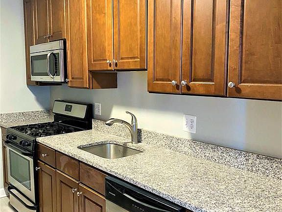 5th image of 10723 West Dr APT 301