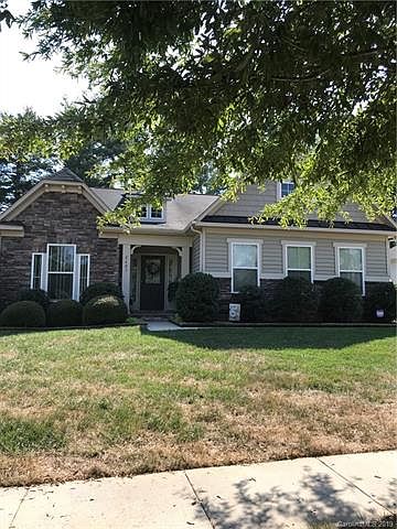 1st image of 2607 Holly Oak Ln