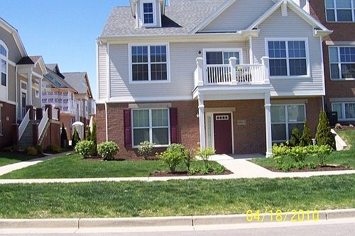 2nd image of 2701 Gardenia Ave APT 2