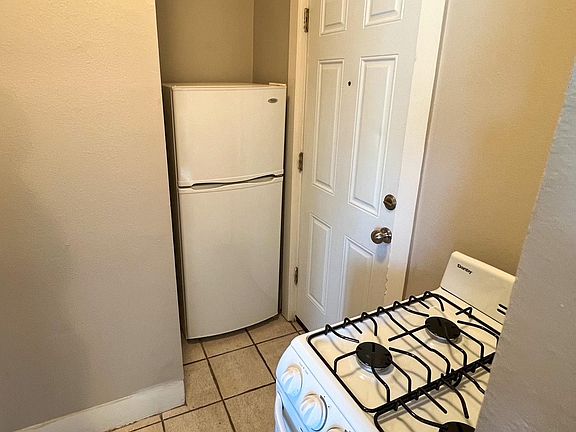 4th image of 322 E 15th St #3