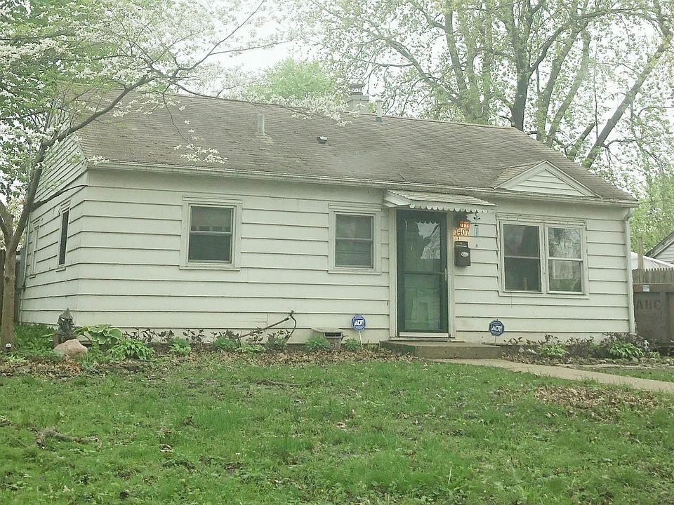 2nd image of 1407 Sunset Dr