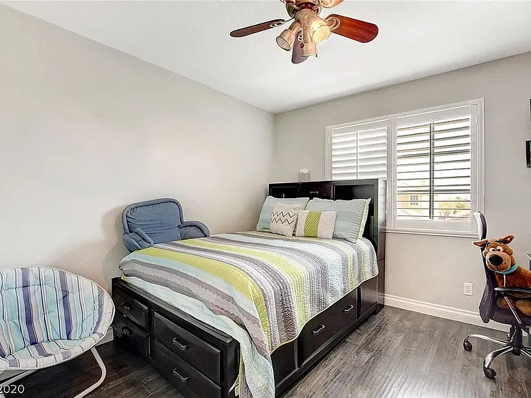 1941 Verbania Dr — Photo 17
