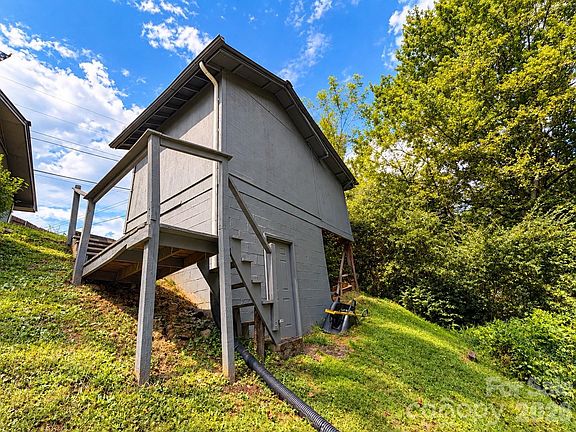 4th image of 139 N Ridge Dr
