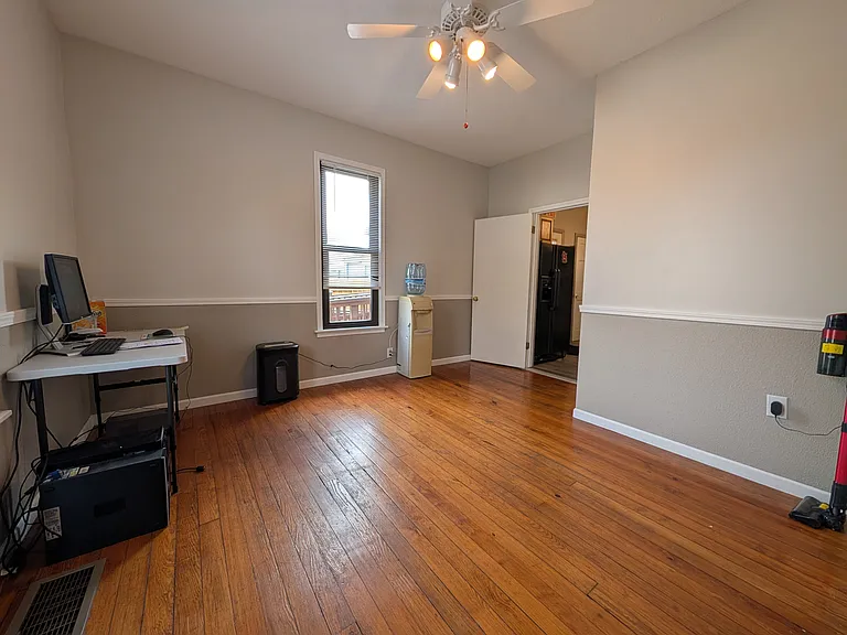 210A E Linden St #A — Photo 7