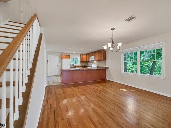 5th image of 83A Springfield Ave #A