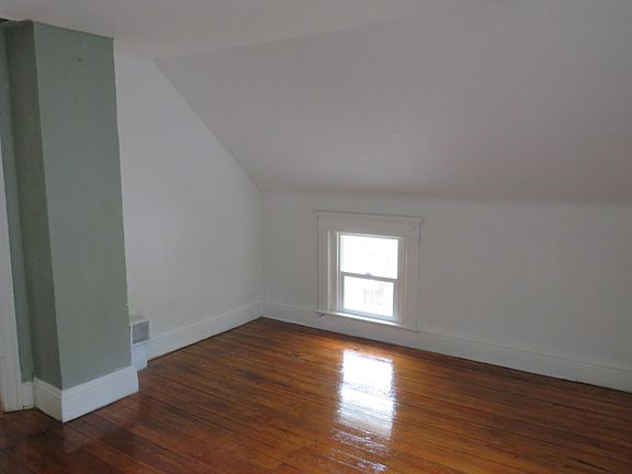 4th image of 43 Northside Dr E