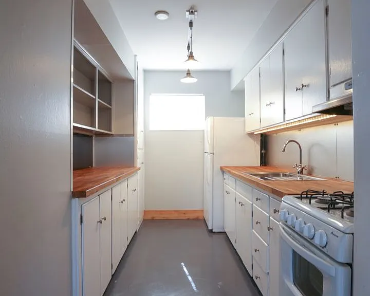 804 N Locust St — Photo 36