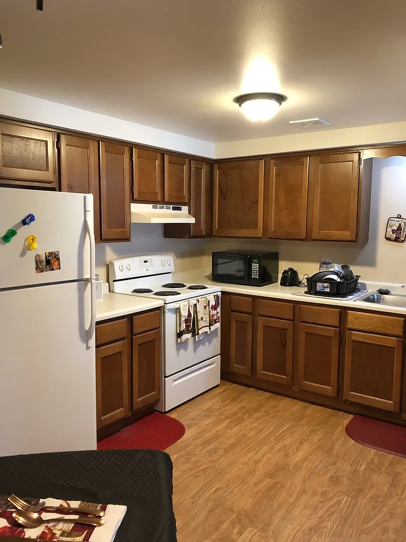 Orchard Apartments — Photo 2