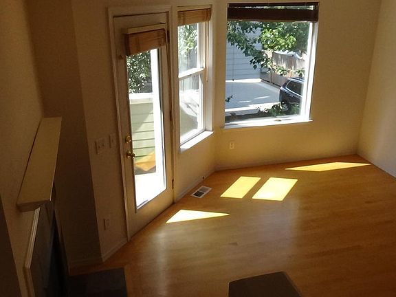 5th image of 9057 Mary Ave NW