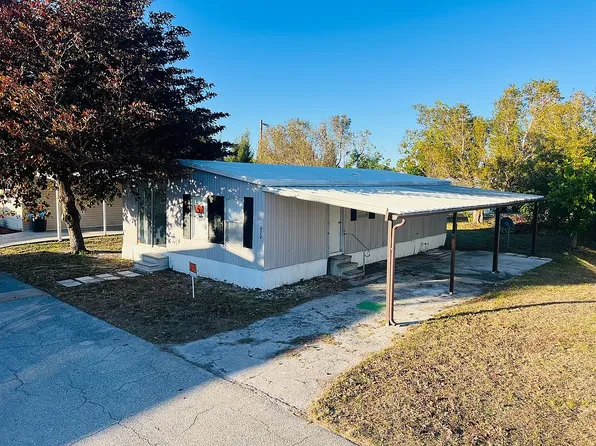 420 Mongoose Ln, North Fort Myers, FL 33917