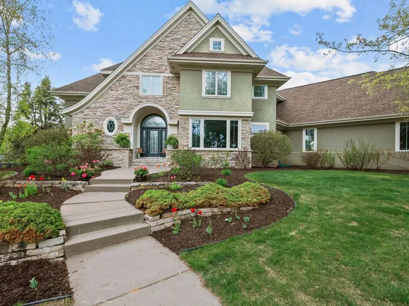 3380 Pioneer Pl, Stillwater, MN 55082