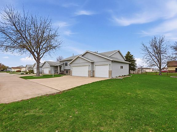 2nd image of 1224 Cedar Way E