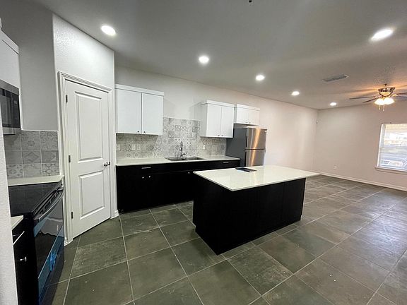 5th image of 3603 S Veterans Blvd #3