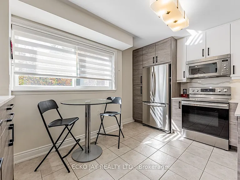 90 George Henry Blvd #17 — Photo 3