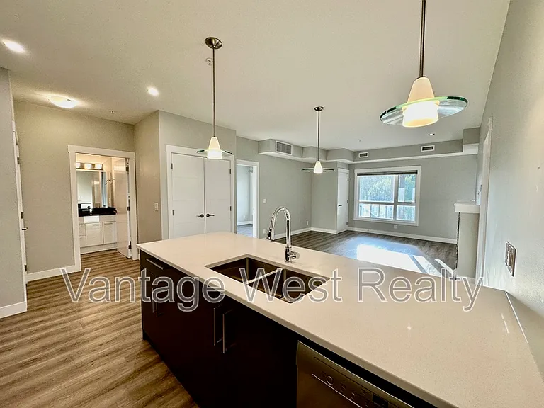 1883 Water St #206 — Photo 6
