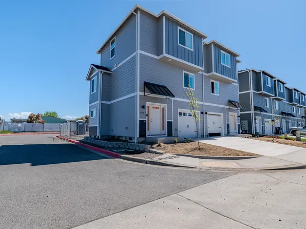 7890 28th St, White City, OR 97503