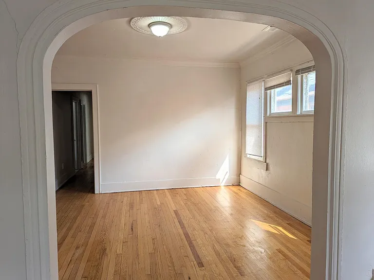 3258 Calvert St — Photo 3