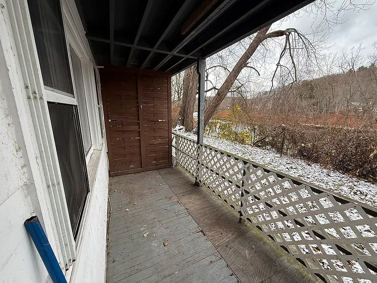 1 Riverview Dr #4 — Photo 2