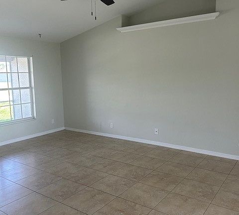 4th image of 3208 NE 14th Ct