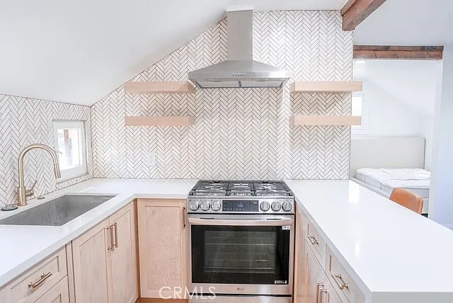 1 bed, 500 sqft, $1,800 — Photo 4