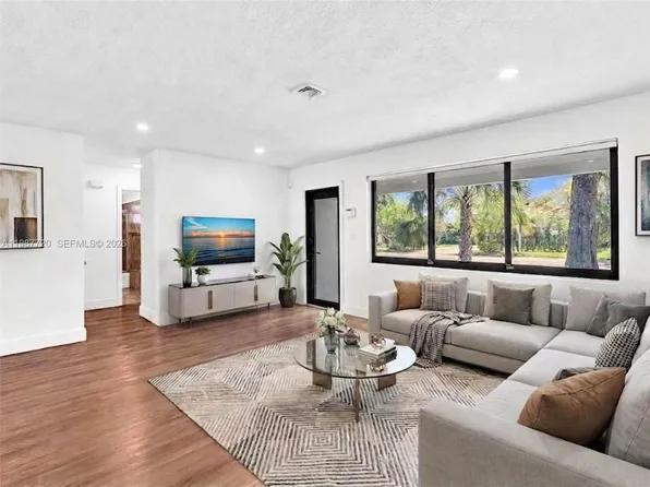 3193 Taft St, Hollywood, FL 33021