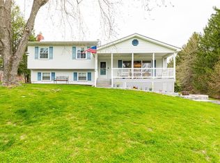 8 Bristol Dr, Pleasant Valley, NY 12569