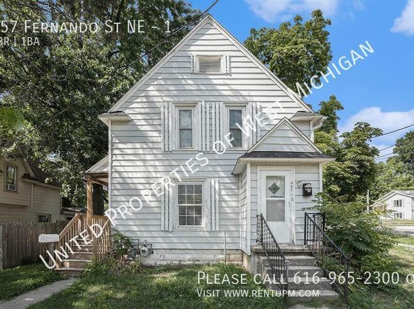 457 Fernando St NE UNIT 1
