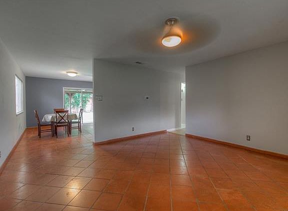 4th image of 2317 Campden Dr