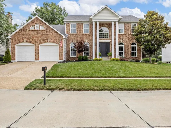 116 Boathouse Dr, Grover, MO 63040