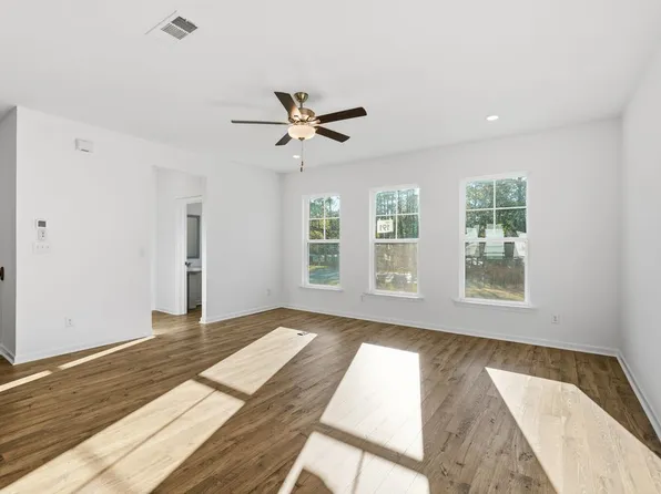 6105 Wayburn St, Tucker, GA 30084