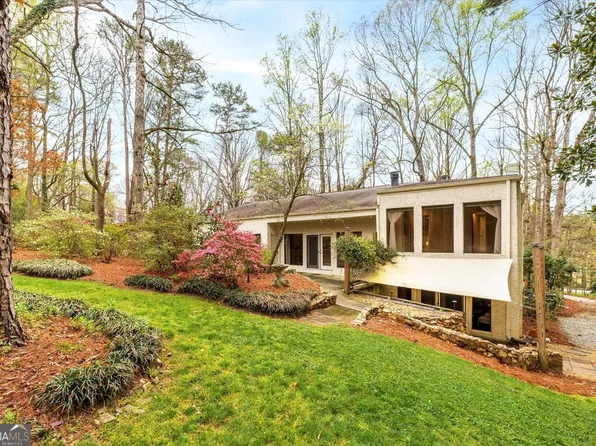 2056 Silversmith Ln, Stone Mountain, GA 30087