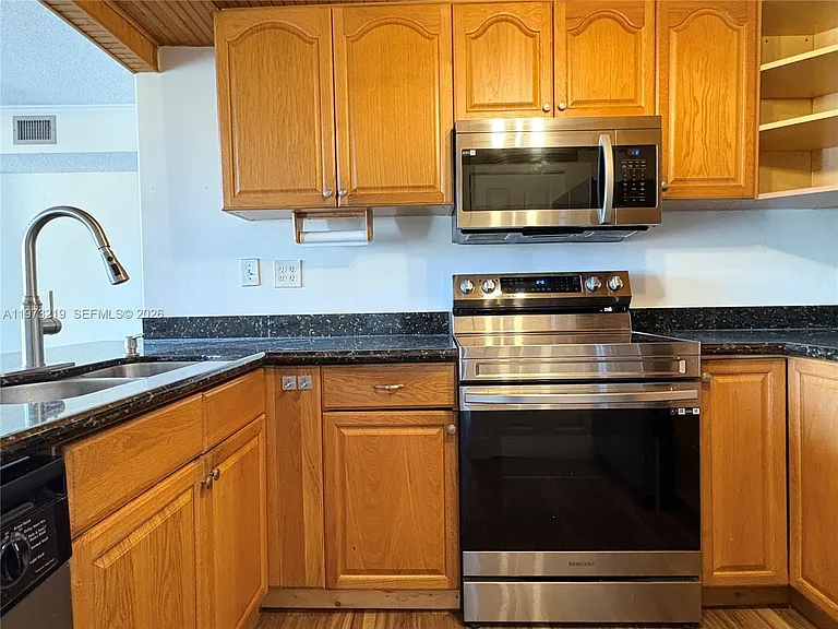 9285 SW 125th Ave #308 — Photo 9