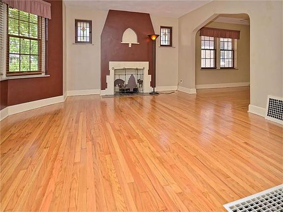 3rd image of 6104 Wanda Ave
