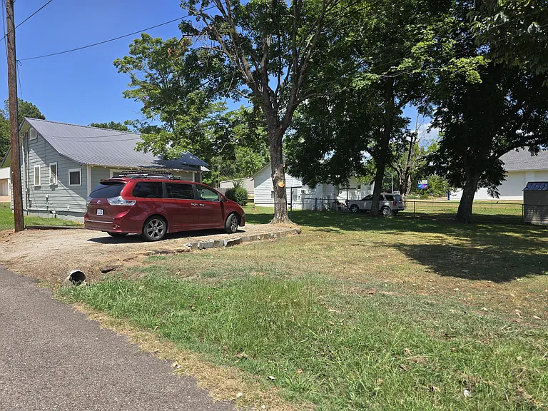 813 S Rogers St — Photo 33