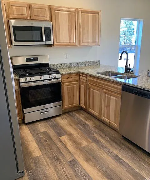 151 Masters Cir — Photo 3