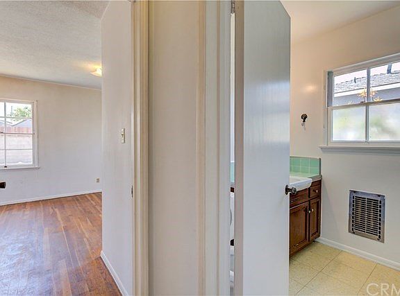 5th image of 5414 W 141st St