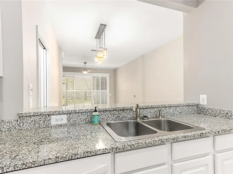 3326 Covered Bridge Dr W — Photo 14