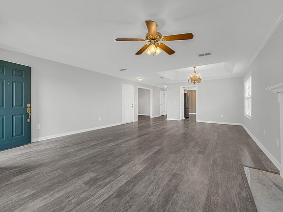 4th image of 310 Forest Glen Cir