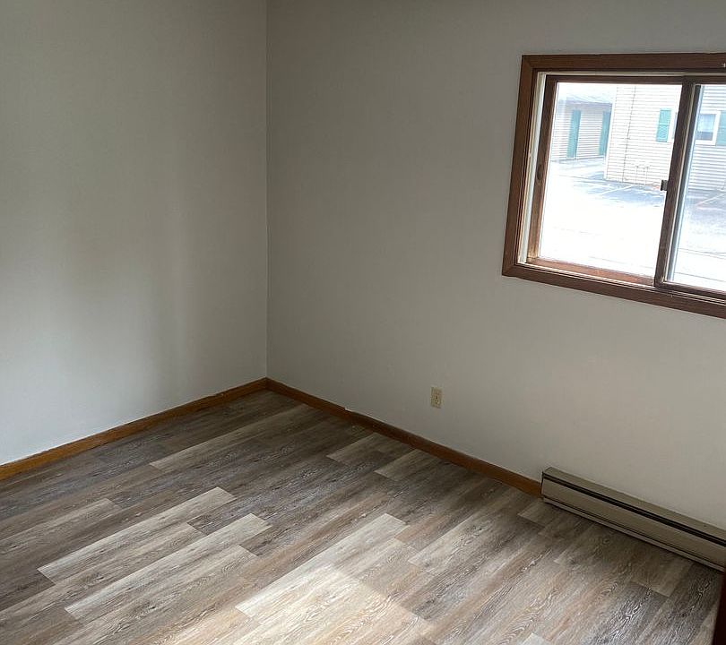 1st image of 909 Genrich St APT 2