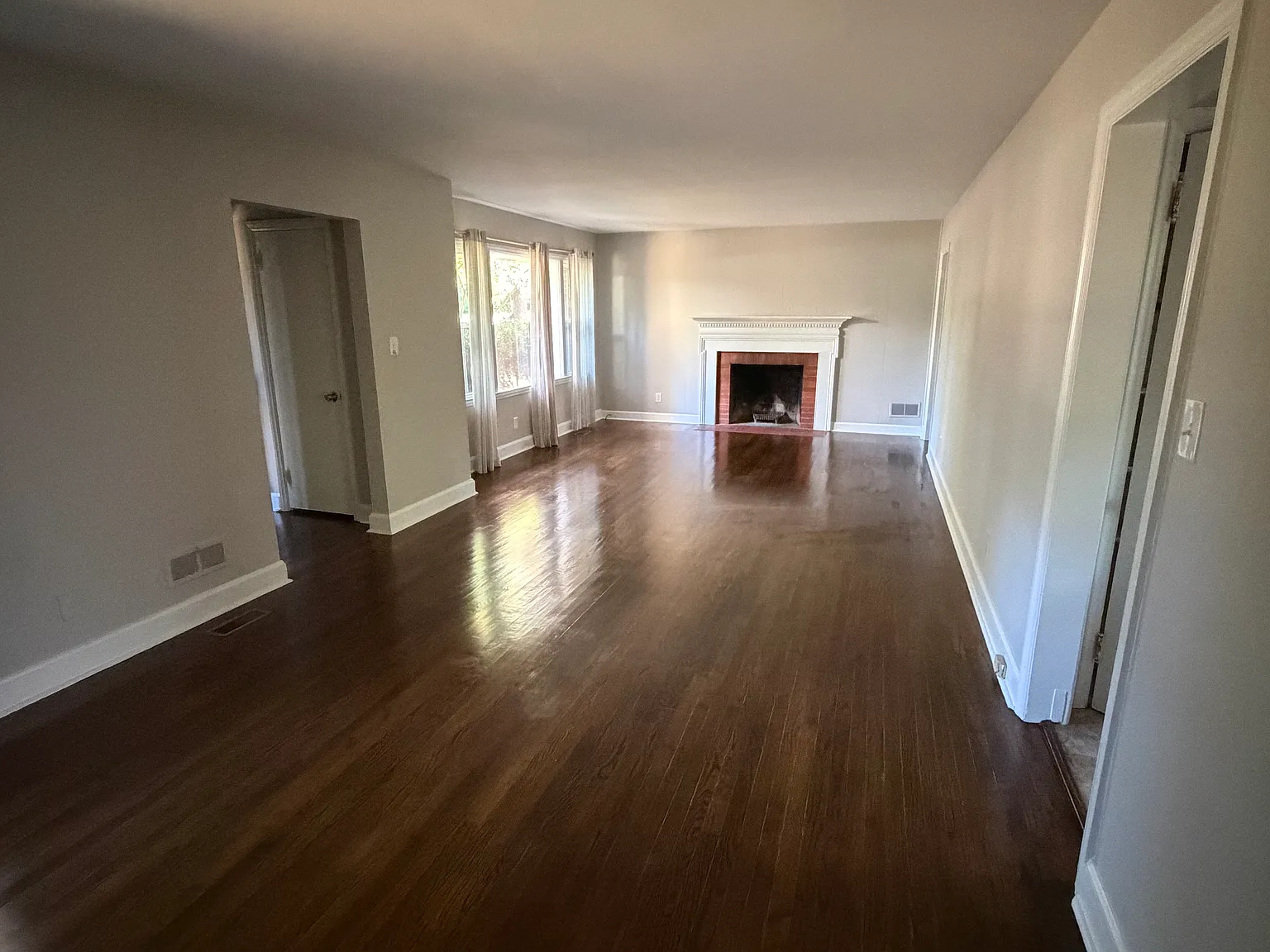 3 bed, 1580 sqft, $2,000 — Photo 3