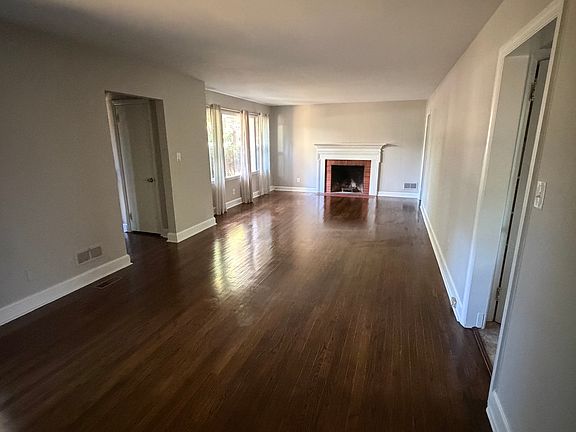 3rd image of 1011 Kerr Dr SW