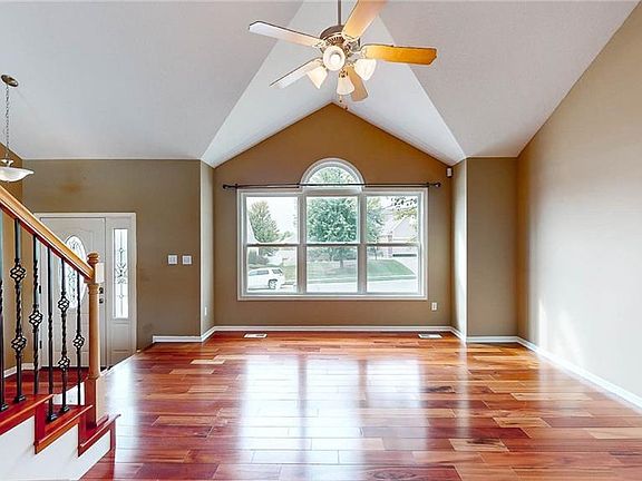 4th image of 4505 Hallbrook Dr